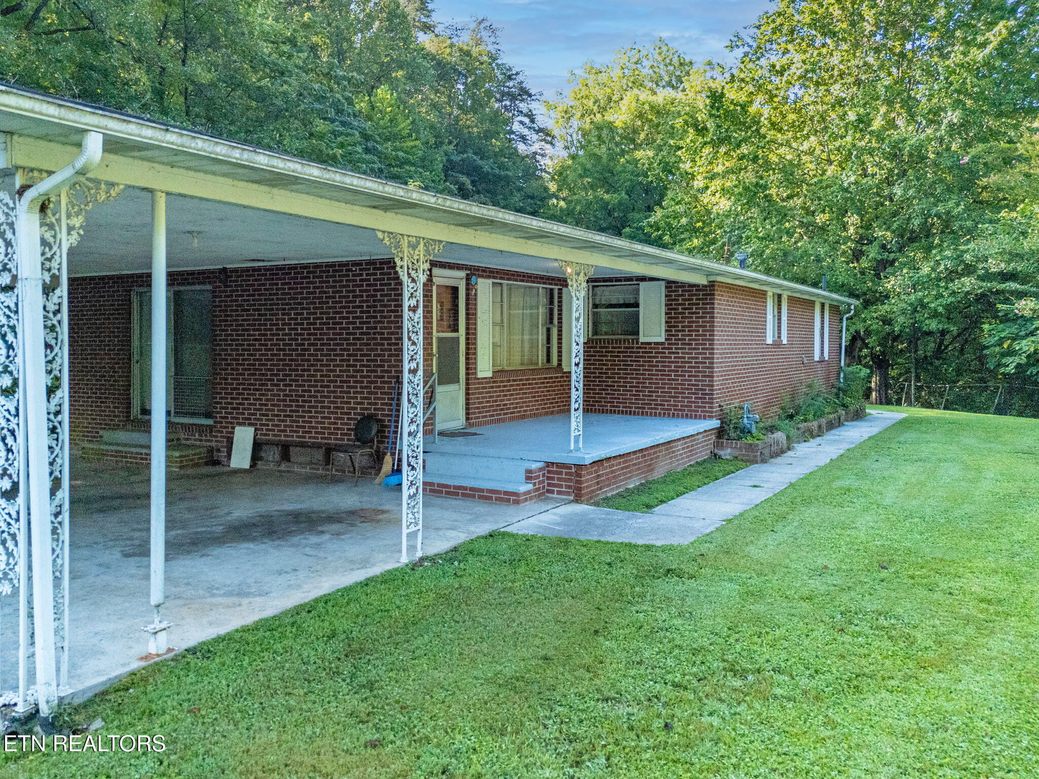 813 Andys Ridge Road Rocky Top, TN 37769 - Photo 3 of 17 21-web-or-mls-DJI_20250822095154_0104_D-