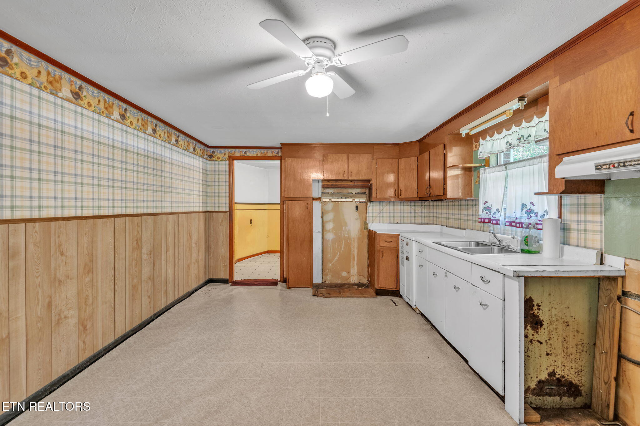 813 Andys Ridge Road Rocky Top, TN 37769 - Photo 9 of 17 5-web-or-mls-Andy's Ridge-4975