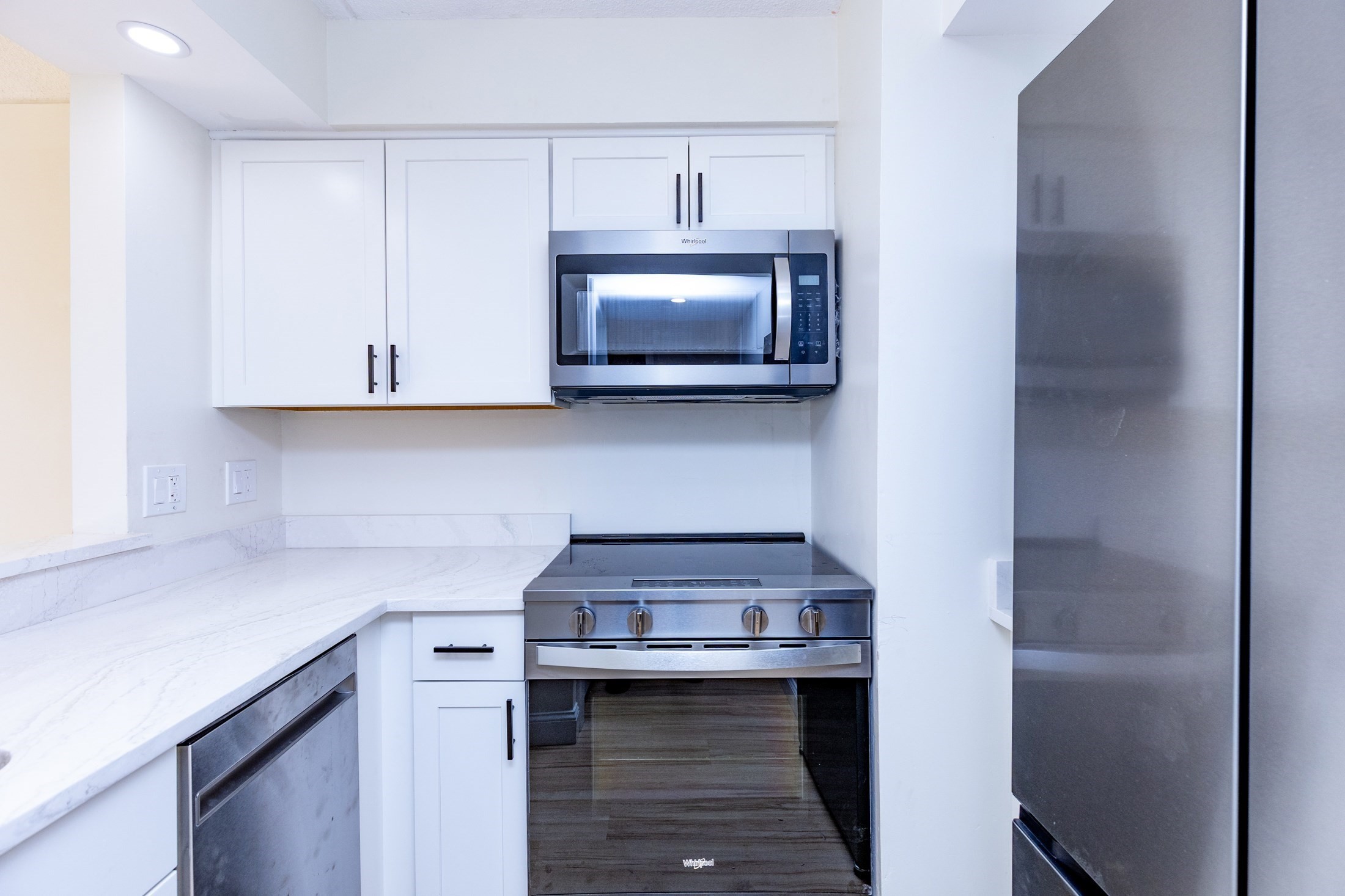 60 Rantoul Street, Unit 503N Beverly, MA 01915 - Photo 6 of 21 Gallery Image 6
