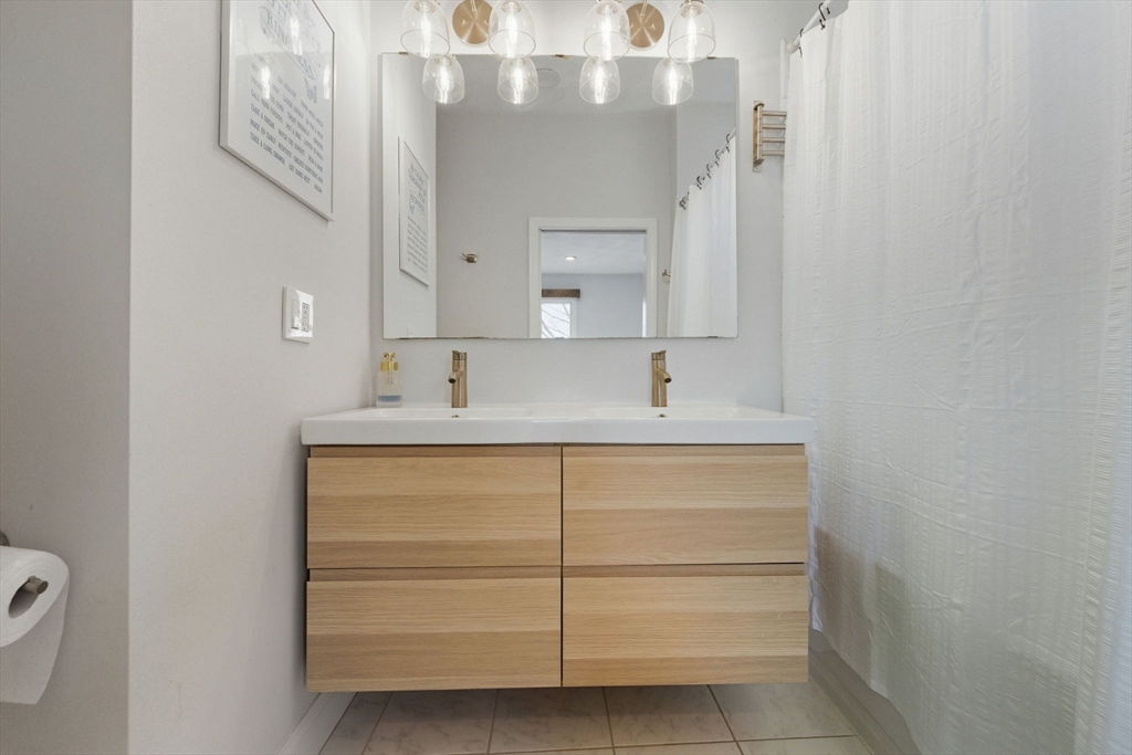 587 East 4th Street, Unit 3 Boston, MA 02127 - Photo 13 of 21