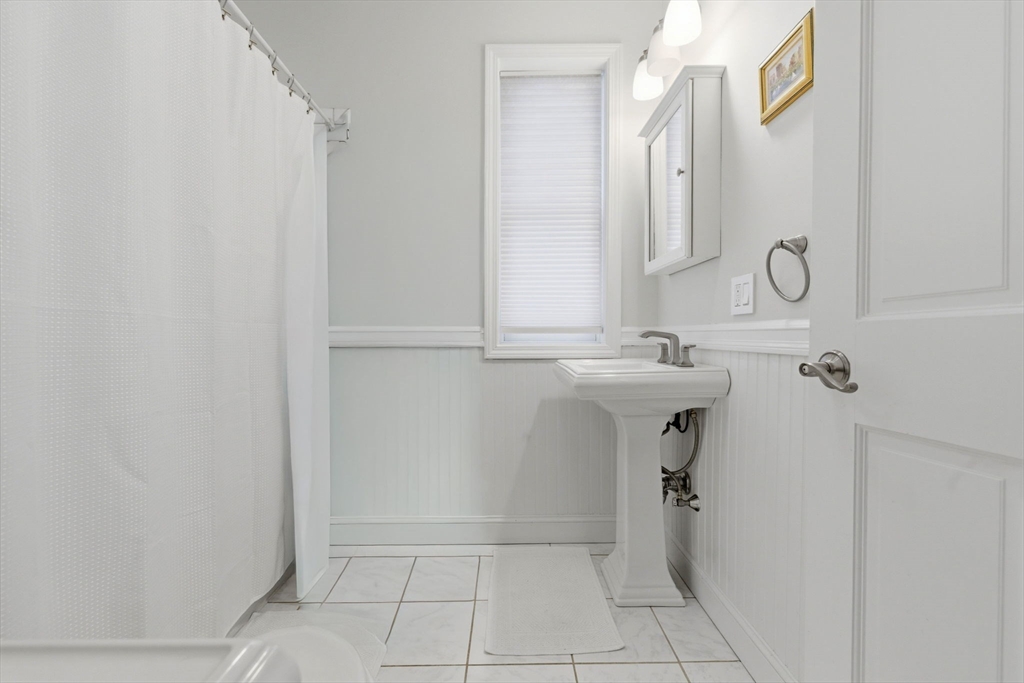 587 East 4th Street, Unit 3 Boston, MA 02127 - Photo 16 of 21