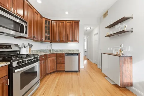 $879,000 | 587 East 4th Street, Unit 3, Boston, MA 02127