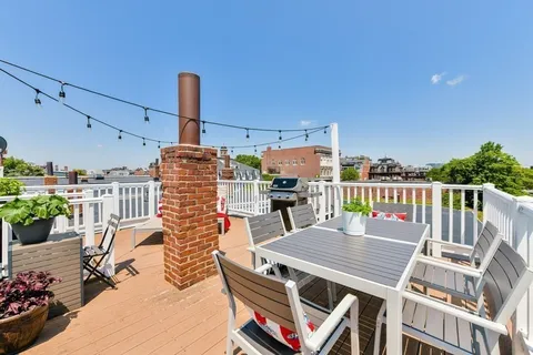 $879,000 | 587 East 4th Street, Unit 3, Boston, MA 02127