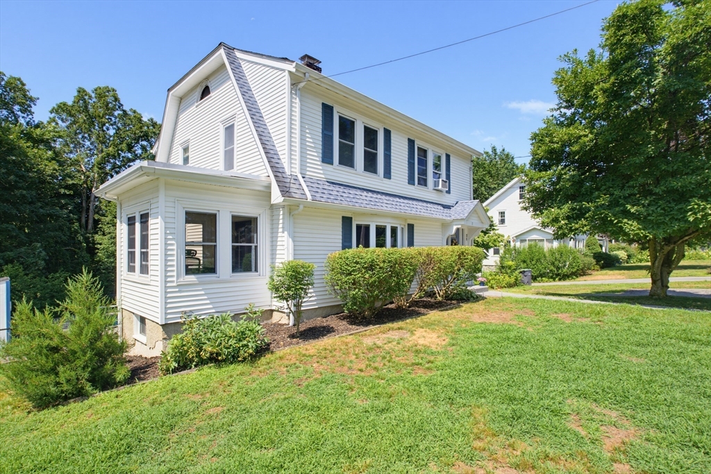 71 Circuit Road Dedham, MA 02026 - Photo 2 of 40