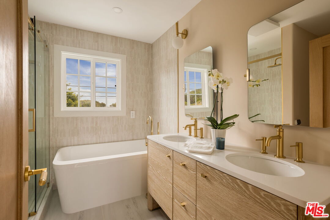 11516 Clarkson Road Los Angeles, CA 90064 - Photo 15 of 20