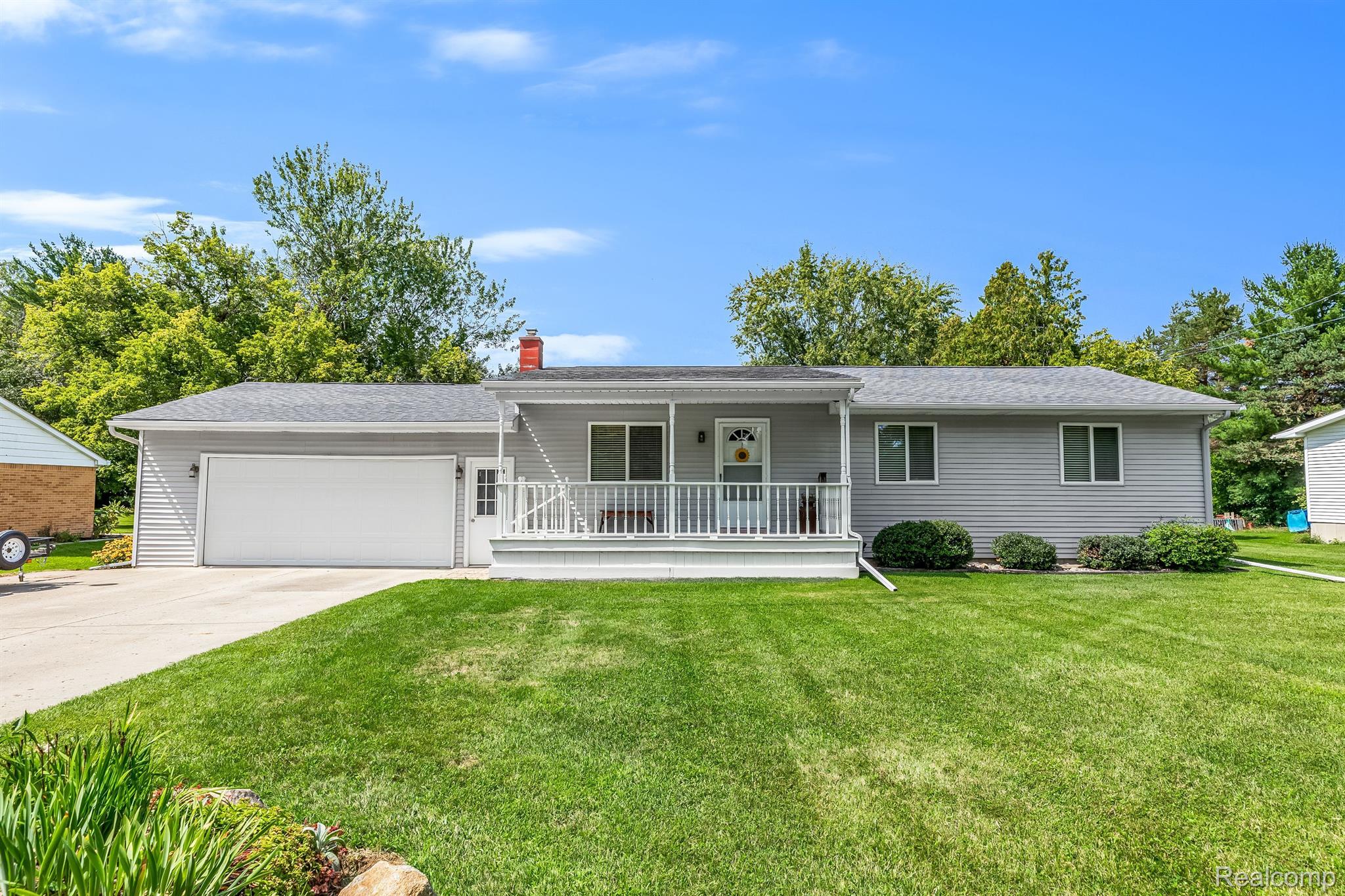 11124 Main Road Fenton, MI 48430 - Photo 1 of 43 Welcome to 11124 Main Road!