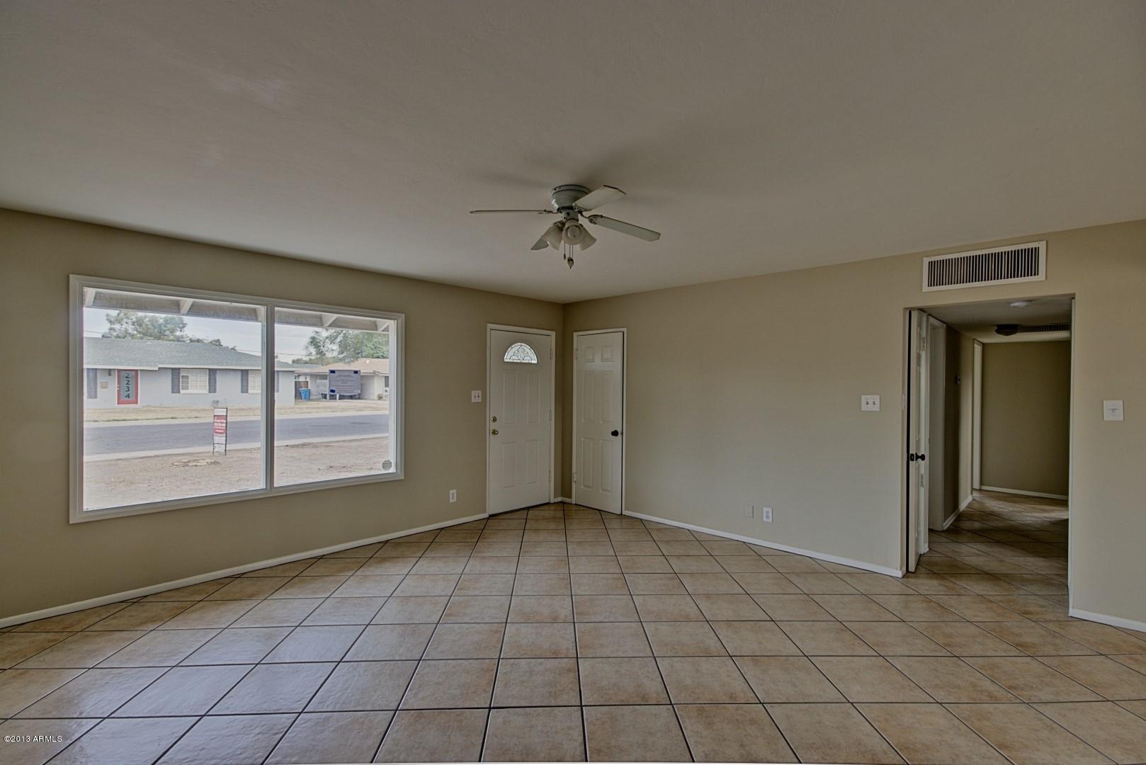 2233 West Cheery Lynn Road Phoenix, AZ 85015 - Photo 6 of 28 Cherry Lynn (6)