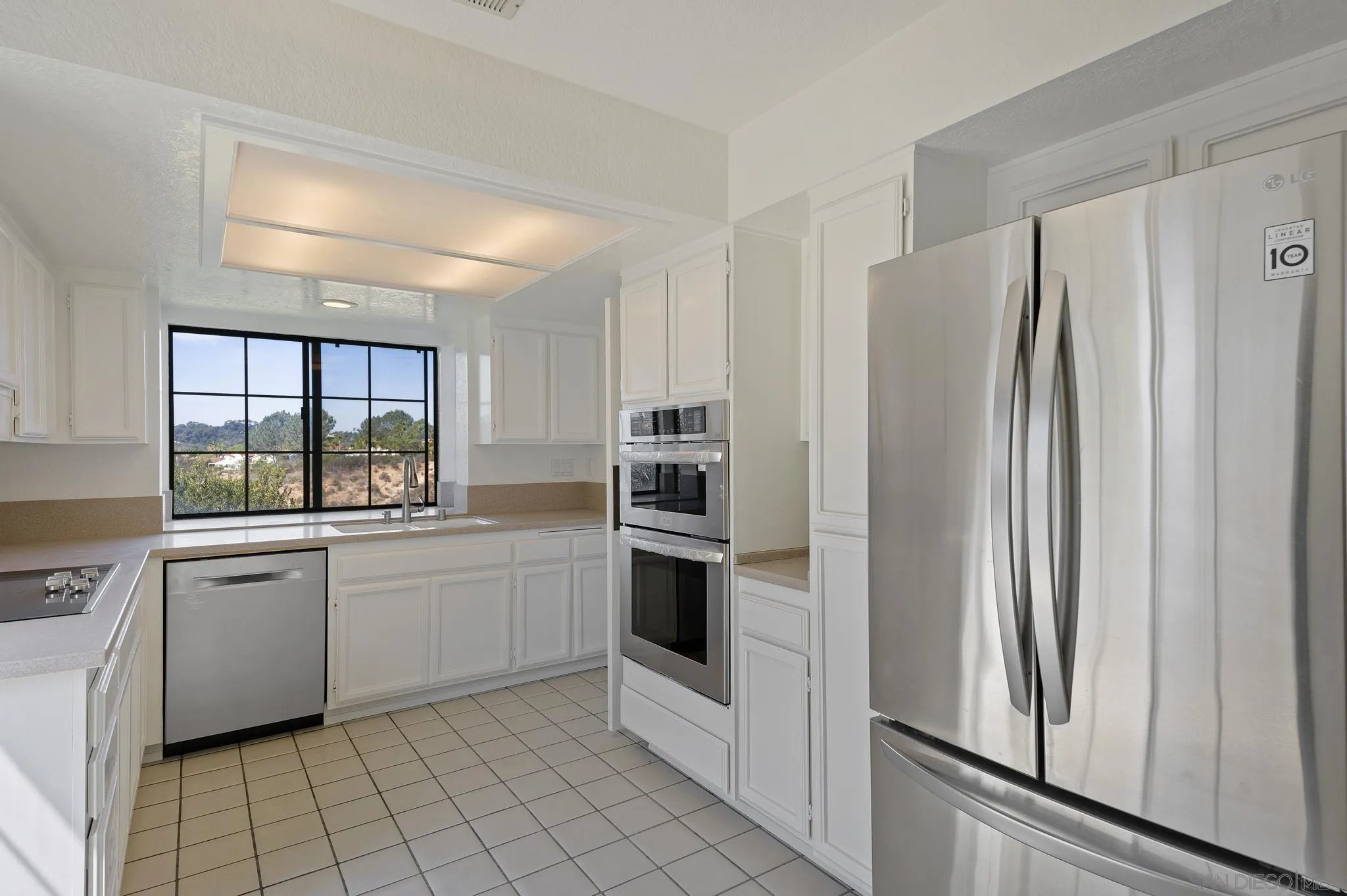 1554 Pacific Ranch Drive Encinitas, CA 92024 - Photo 15 of 55 Gallery Image 15