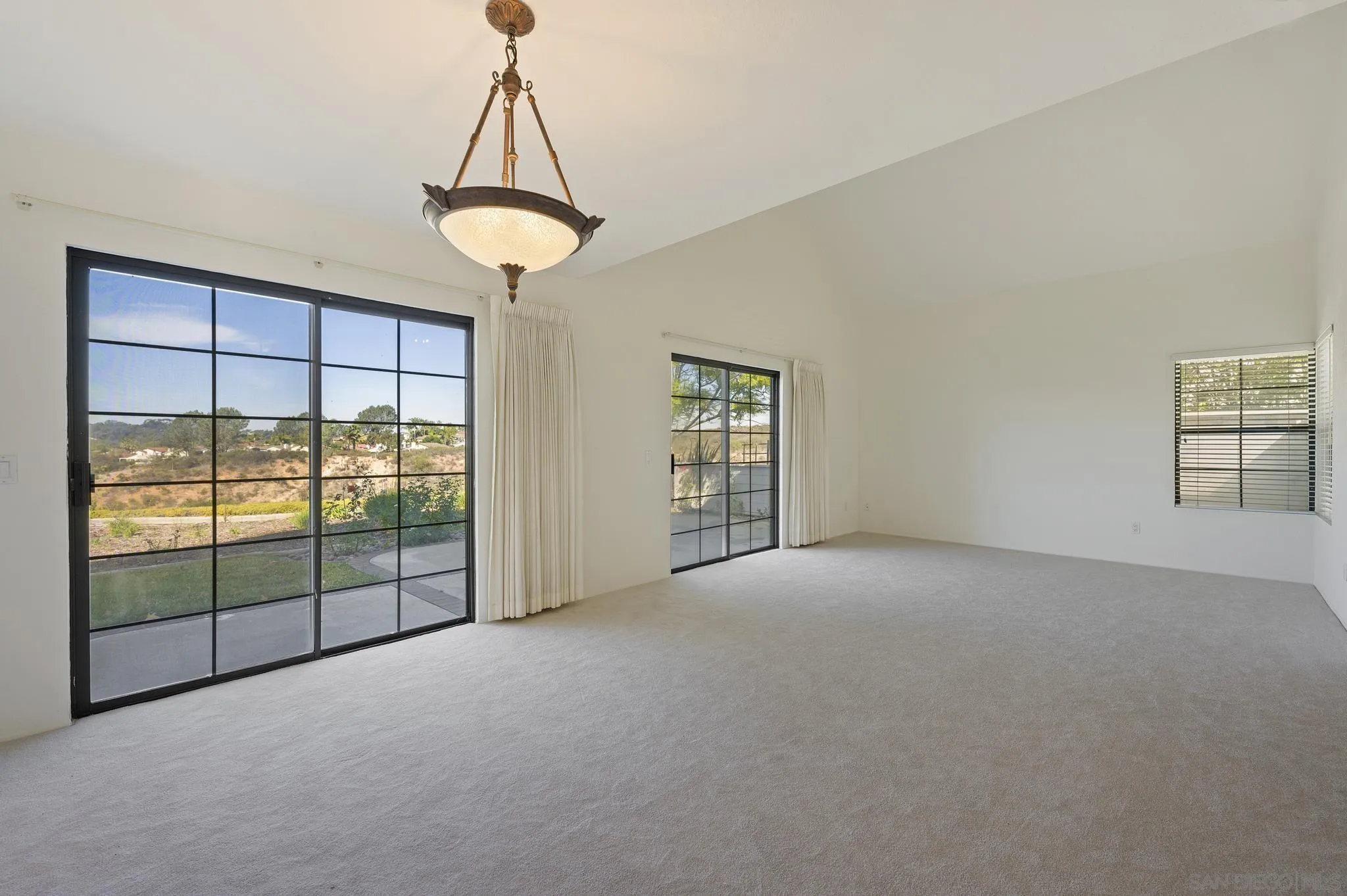 1554 Pacific Ranch Drive Encinitas, CA 92024 - Photo 8 of 55 Gallery Image 8