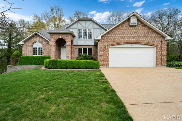 $399,900 | 5171 Waters Edge Drive, Hillsboro, MO 63050