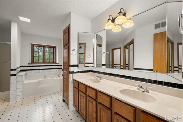 $399,900 | 5171 Waters Edge Drive, Hillsboro, MO 63050