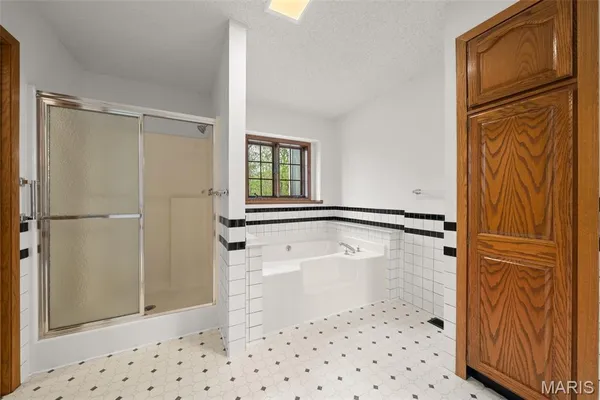 $399,900 | 5171 Waters Edge Drive, Hillsboro, MO 63050