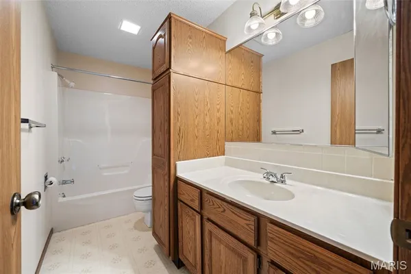 $399,900 | 5171 Waters Edge Drive, Hillsboro, MO 63050