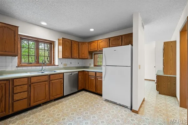 $399,900 | 5171 Waters Edge Drive, Hillsboro, MO 63050