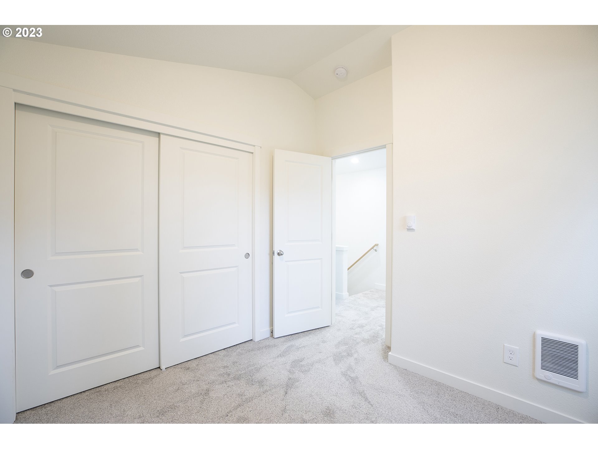 9046 Southeast Clinton Street, Unit B Portland, OR 97266 - Photo 16 of 18 a view of an empty room