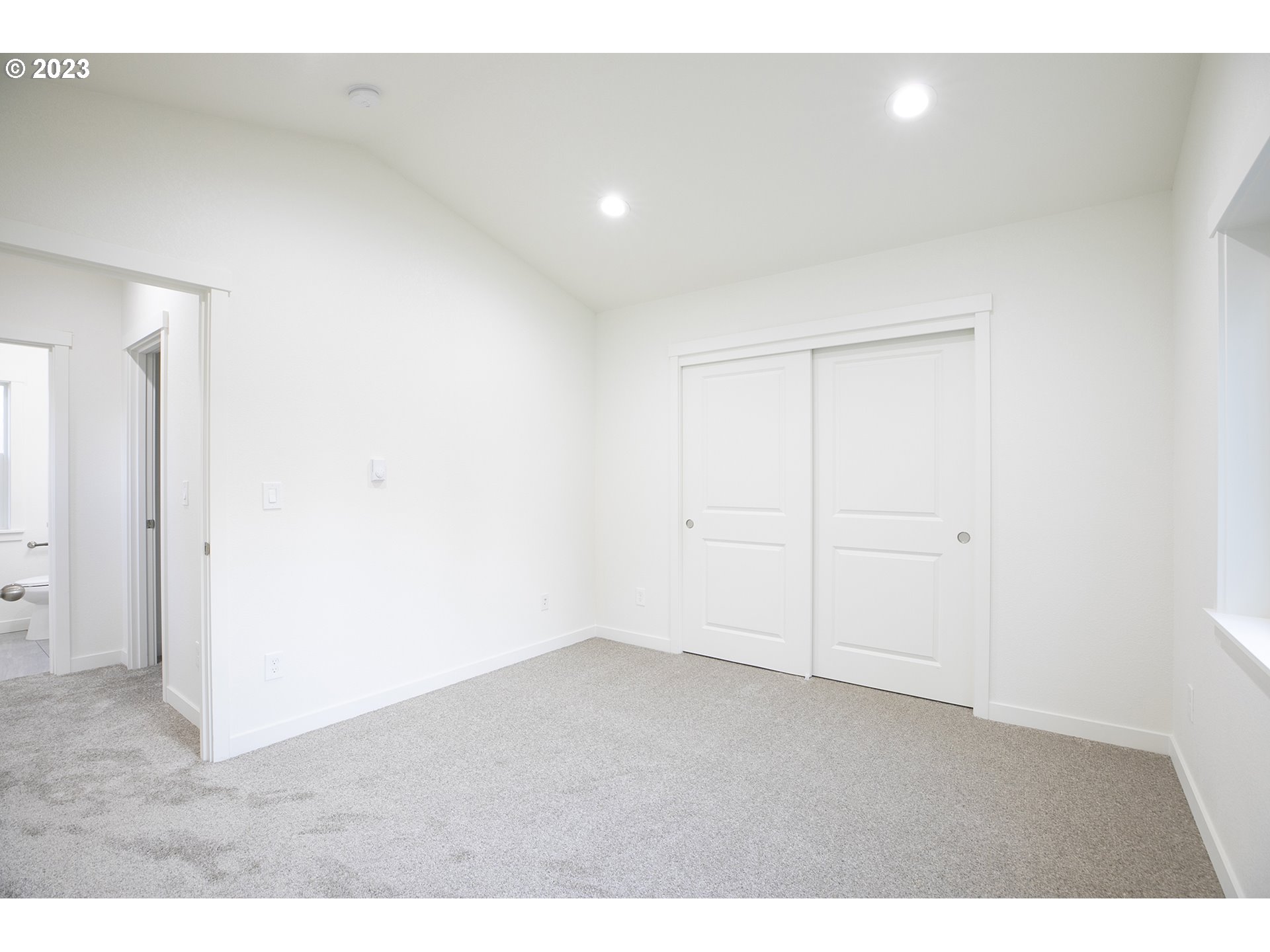 9046 Southeast Clinton Street, Unit B Portland, OR 97266 - Photo 18 of 18 a view of an empty room