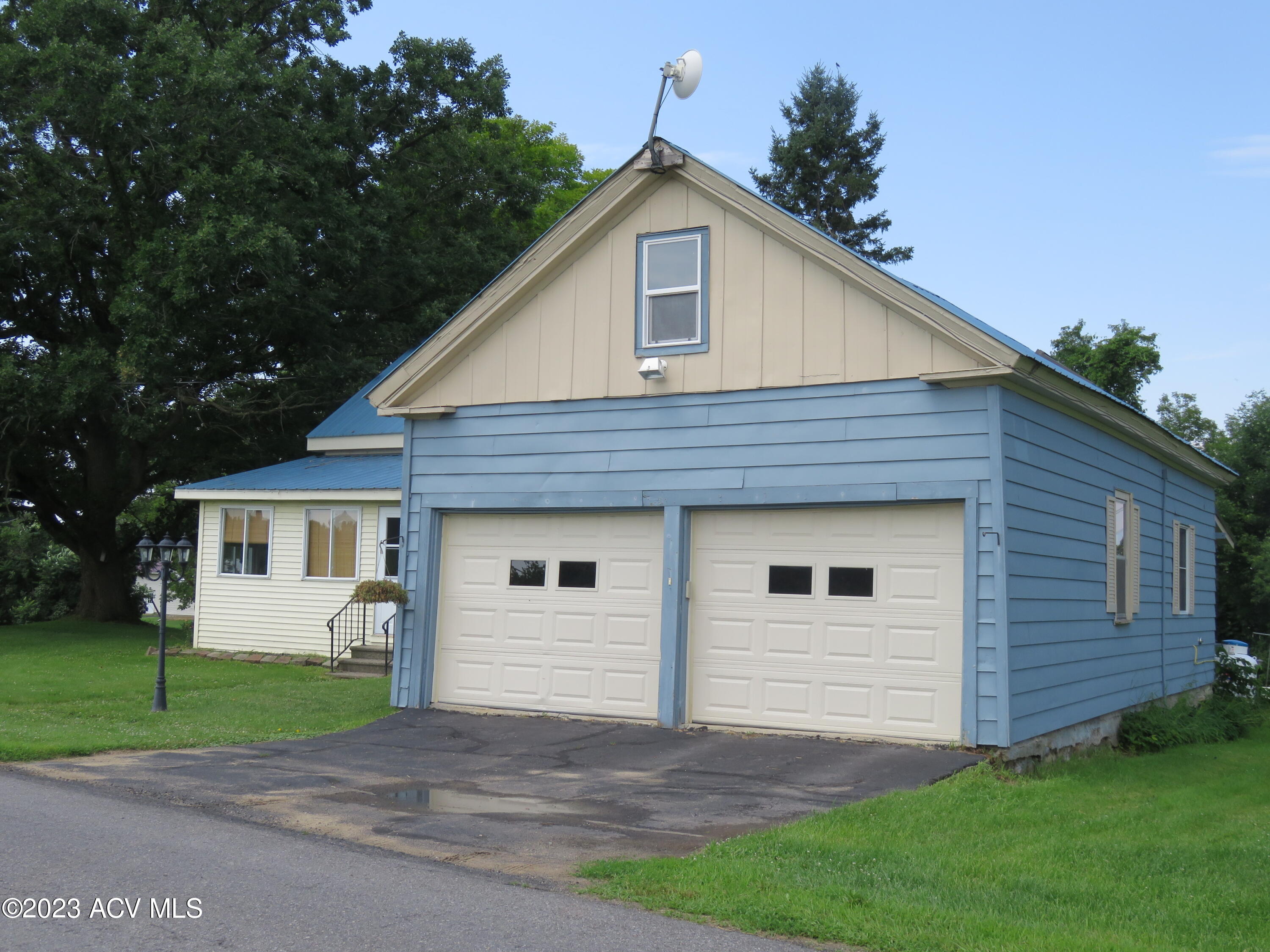 341 Scanlon Road Bombay, NY 12914 - Photo 3 of 34
