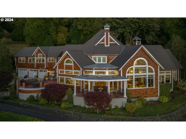 $3,250,000 | 66528 East Bay Road, North Bend, OR 97459