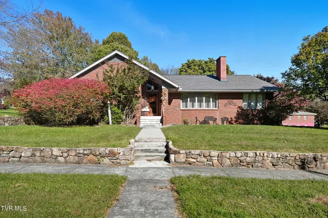 $400,000 | 1202 Virginia Avenue Northwest, Norton, VA 24273