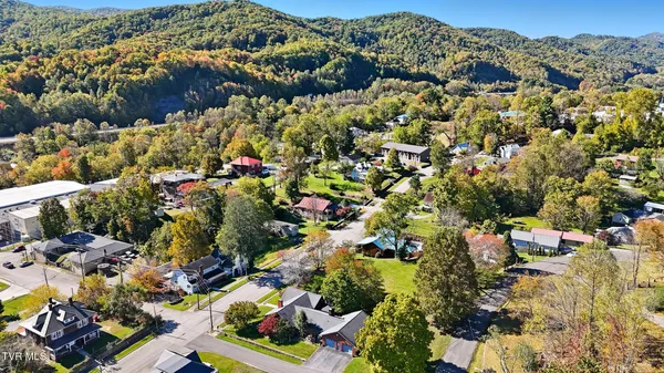 $400,000 | 1202 Virginia Avenue Northwest, Norton, VA 24273