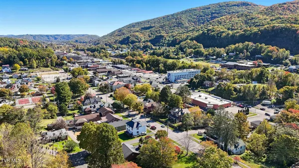 $400,000 | 1202 Virginia Avenue Northwest, Norton, VA 24273