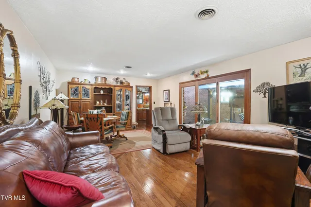 $400,000 | 1202 Virginia Avenue Northwest, Norton, VA 24273