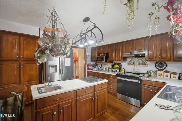 $400,000 | 1202 Virginia Avenue Northwest, Norton, VA 24273