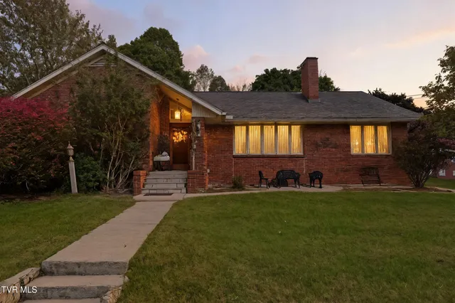 $400,000 | 1202 Virginia Avenue Northwest, Norton, VA 24273