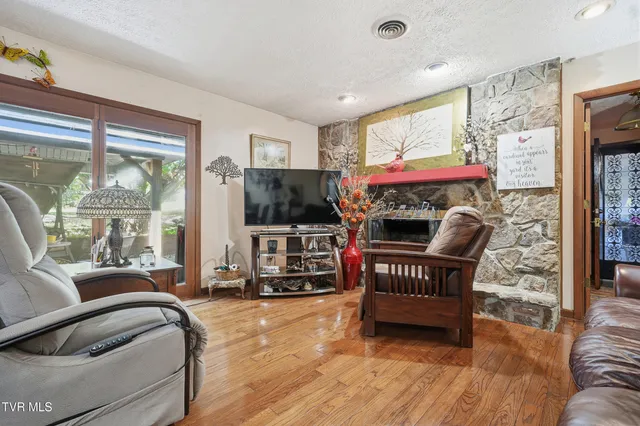 $400,000 | 1202 Virginia Avenue Northwest, Norton, VA 24273