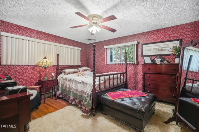 $400,000 | 1202 Virginia Avenue Northwest, Norton, VA 24273