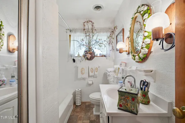 $400,000 | 1202 Virginia Avenue Northwest, Norton, VA 24273