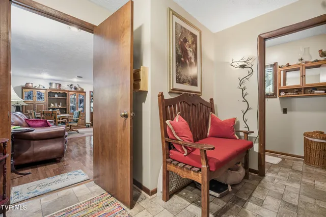 $400,000 | 1202 Virginia Avenue Northwest, Norton, VA 24273