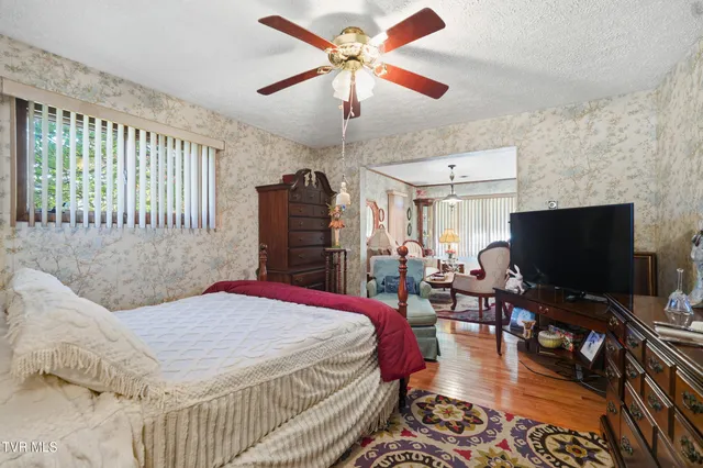 $400,000 | 1202 Virginia Avenue Northwest, Norton, VA 24273