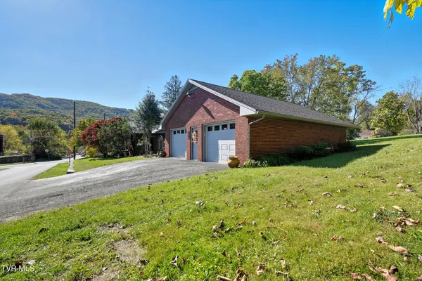 $400,000 | 1202 Virginia Avenue Northwest, Norton, VA 24273