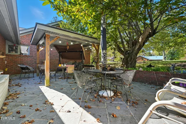 $400,000 | 1202 Virginia Avenue Northwest, Norton, VA 24273