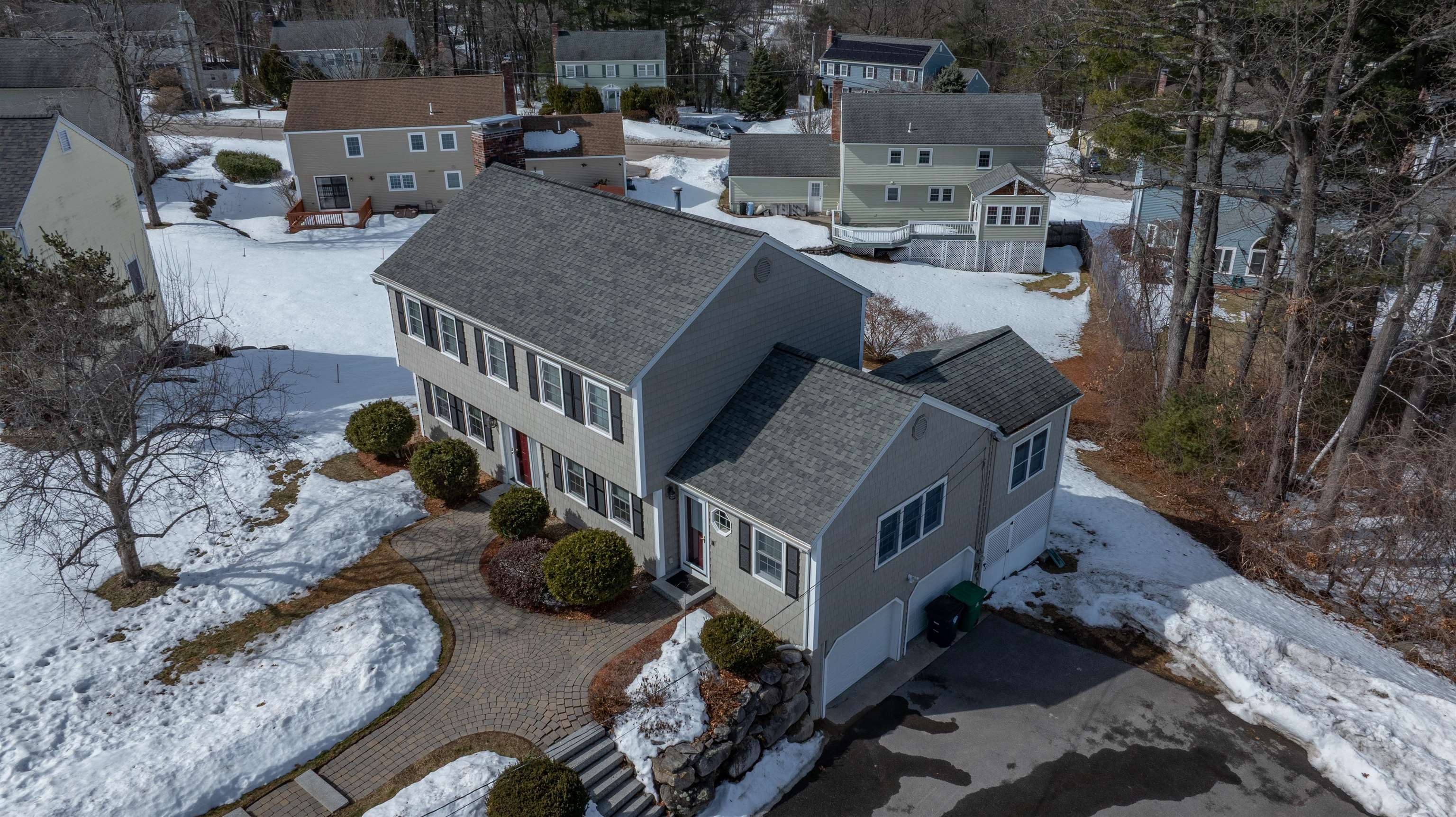 8 Collier Court Nashua, NH 03062 - Photo 3 of 35