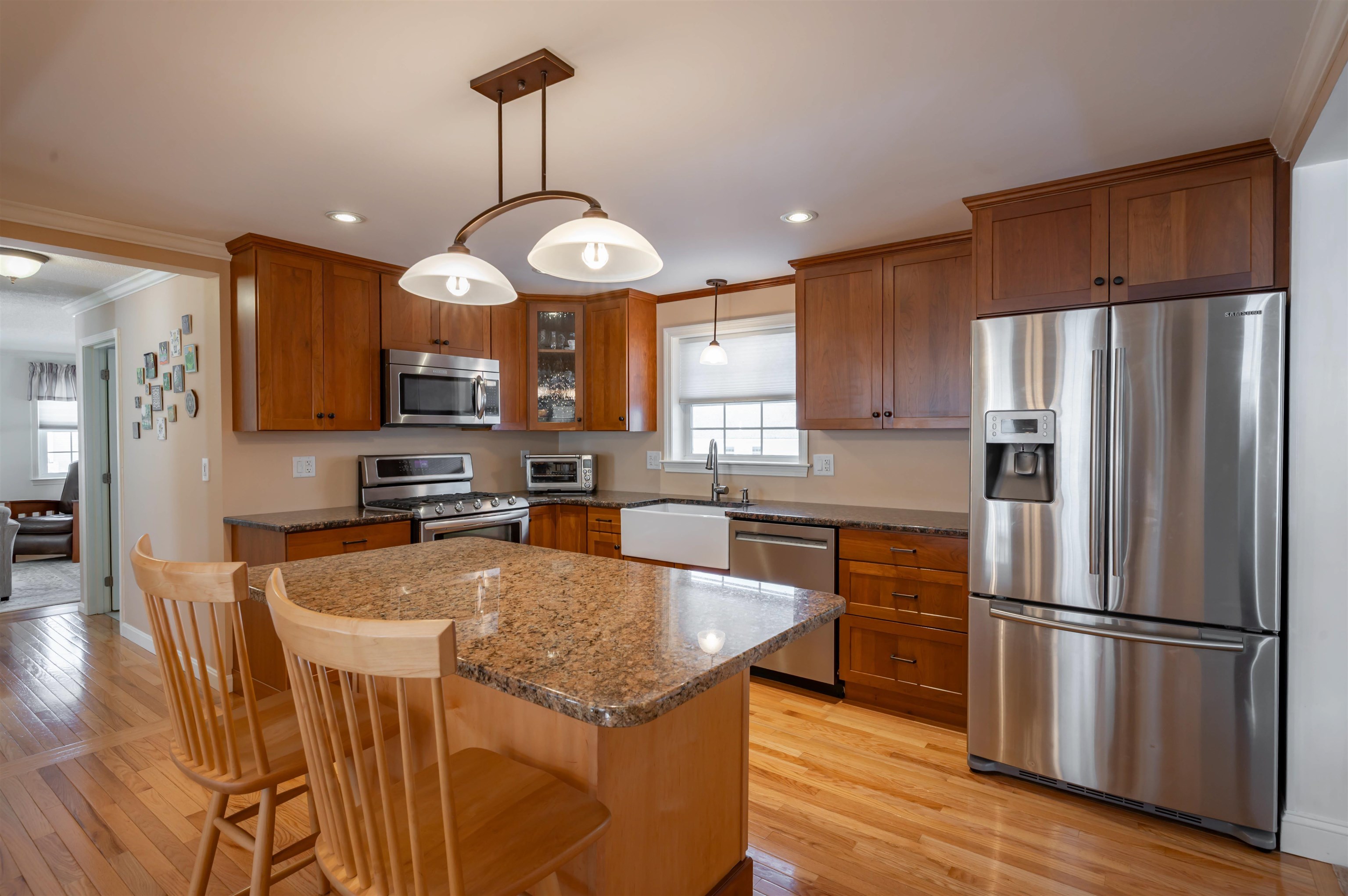 8 Collier Court Nashua, NH 03062 - Photo 7 of 35