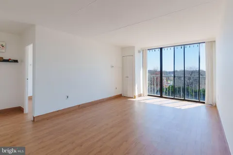 $162,000 | 529 Playa Del Sol, Cherry Hill, NJ 08002