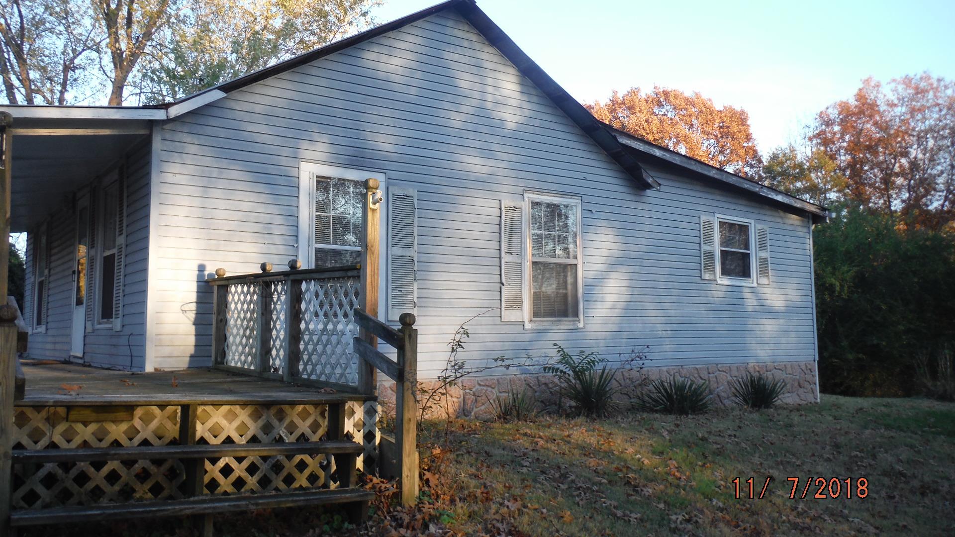 820 Arnold Road White Bluff, TN 37187 - Photo 3 of 23 right side