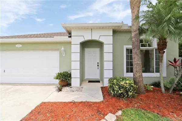 $420,000 | 4735 Southeast Winter Haven Court, Stuart, FL 34997