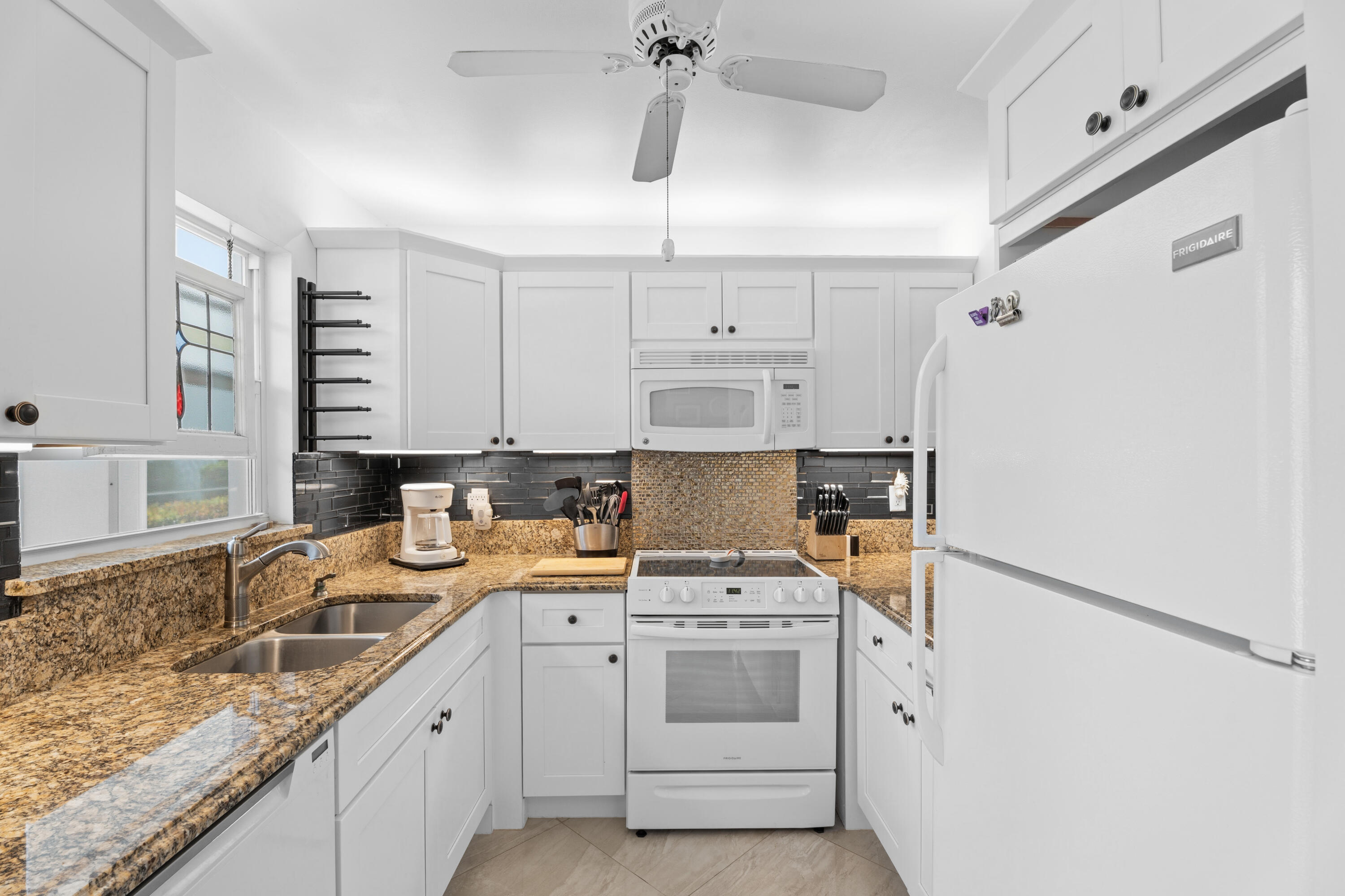 2600 Southeast Ocean Boulevard, Unit R2 Stuart, FL 34996 - Photo 12 of 25 11_smg06579