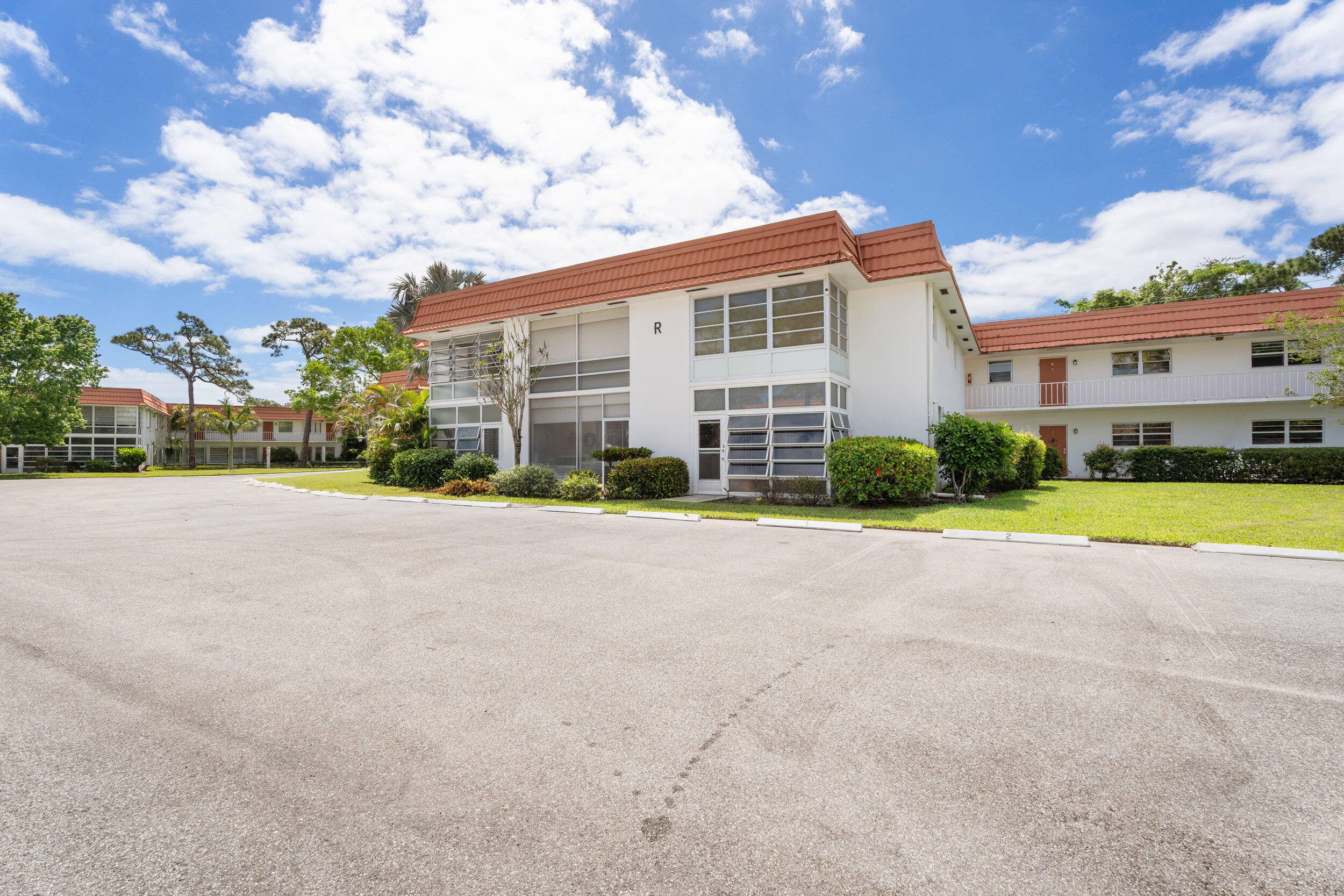 2600 Southeast Ocean Boulevard, Unit R2 Stuart, FL 34996 - Photo 2 of 25 2_smg06683