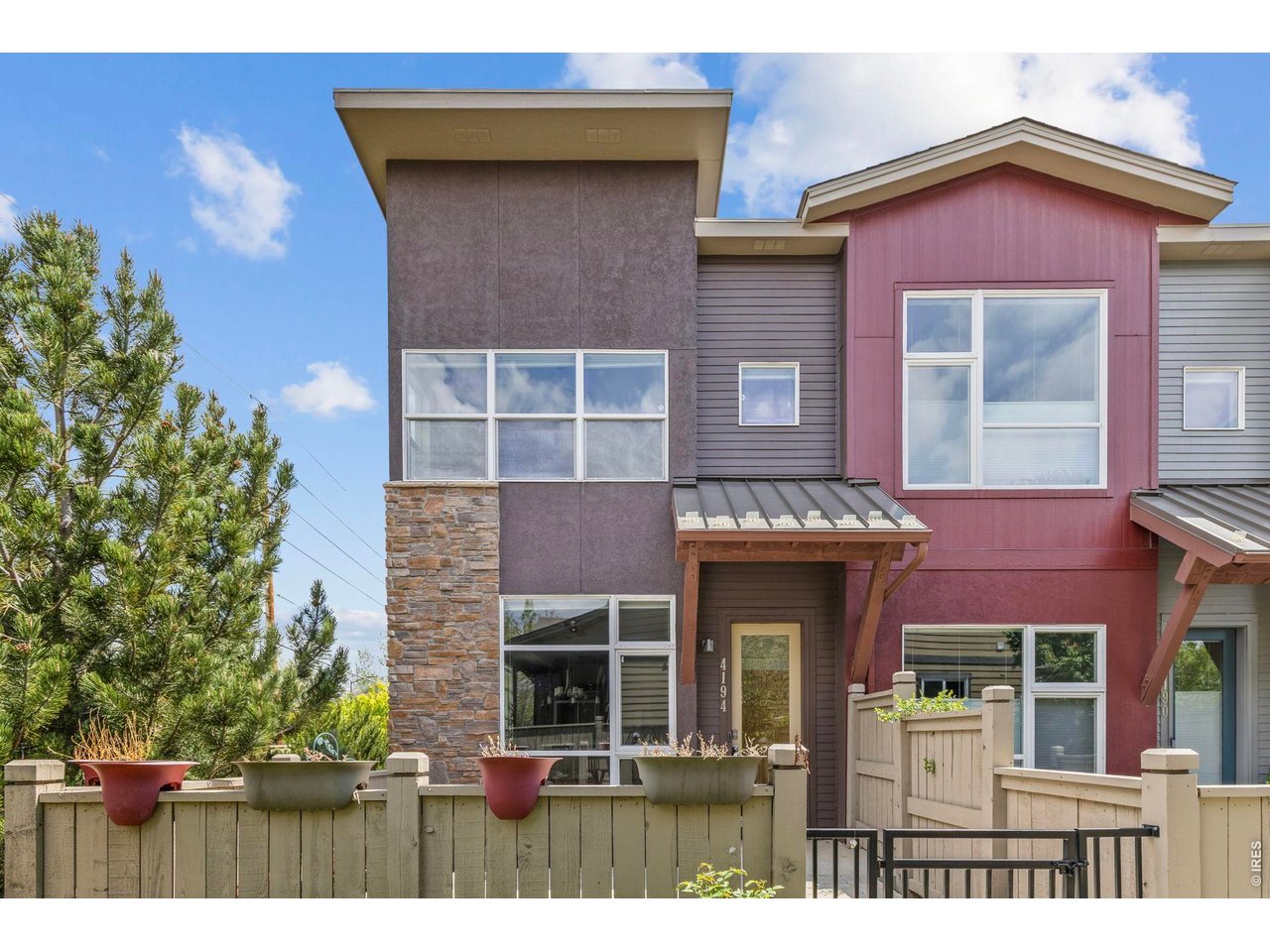Welcome home to 4194 Longview Lane!