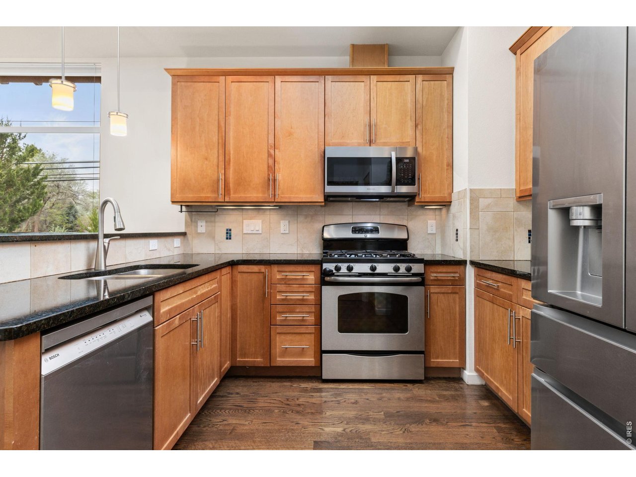 4194 Longview Lane Boulder, CO 80301 - Photo 6 of 30 Chef's kitchen with gas stove