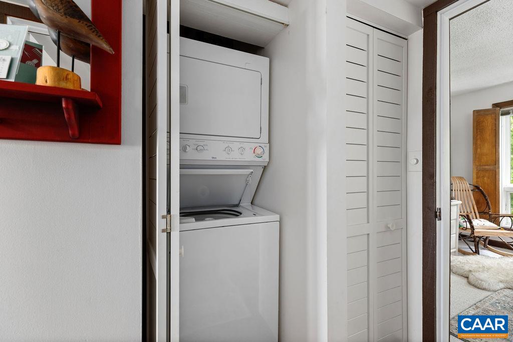 1403 Highlands Roseland, VA 22967 - Photo 29 of 29 a utility room with dryer and washer