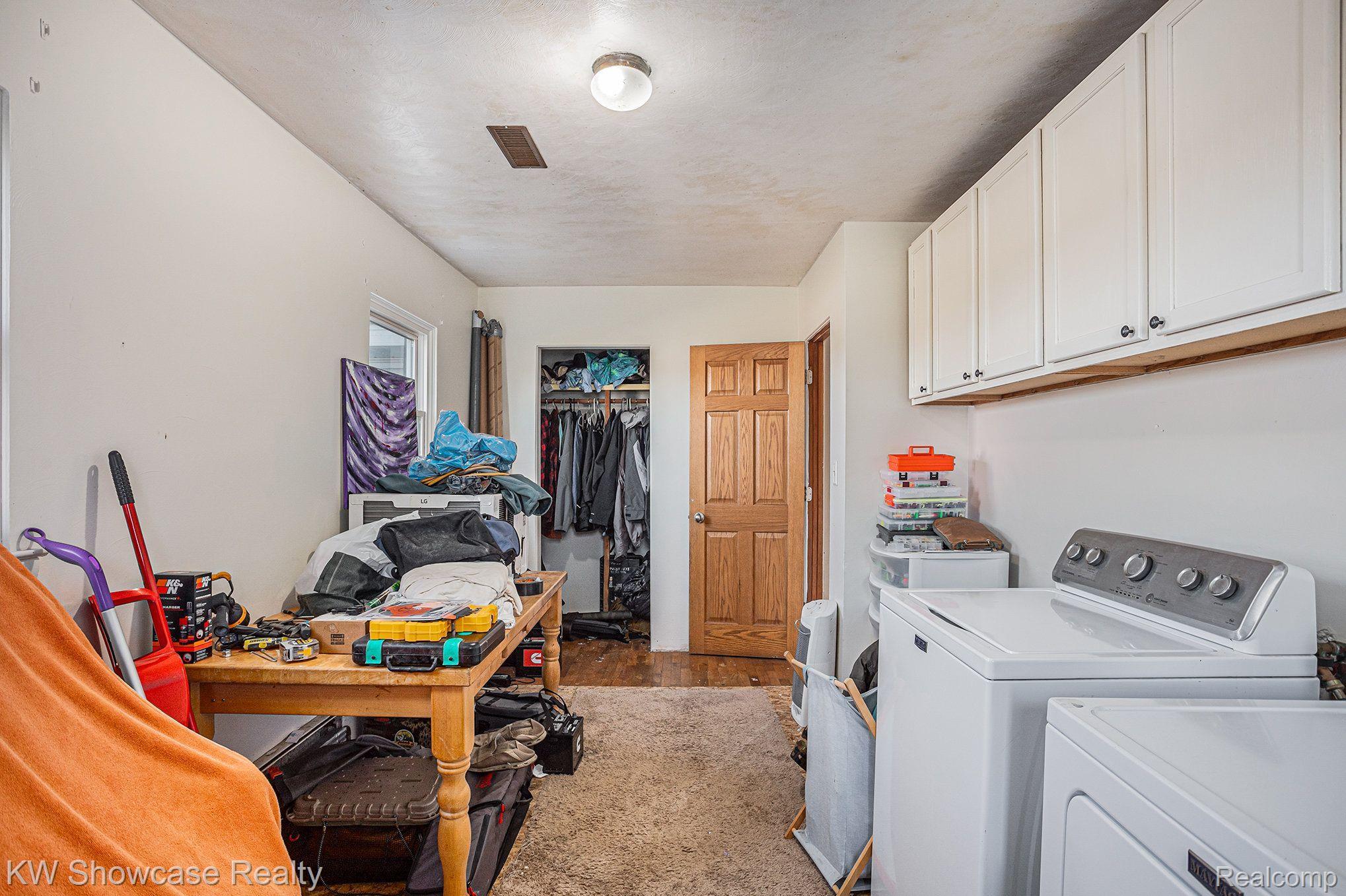 491 East Parish Road Kawkawlin, MI 48631 - Photo 22 of 32 mud room