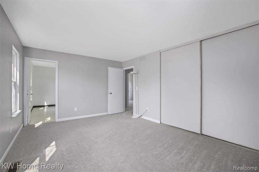 35690 Fredericksburg Road Farmington Hills, MI 48331 - Photo 9 of 25