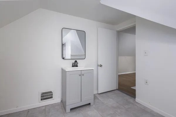 $1,300 | 11222 Wayburn Street, Detroit, MI 48224