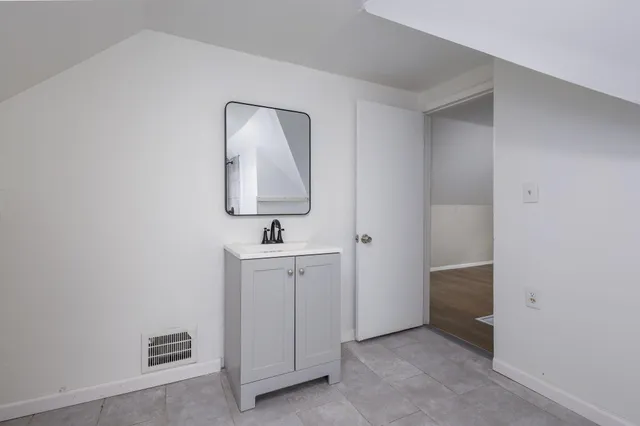 $1,300 | 11222 Wayburn Street, Detroit, MI 48224