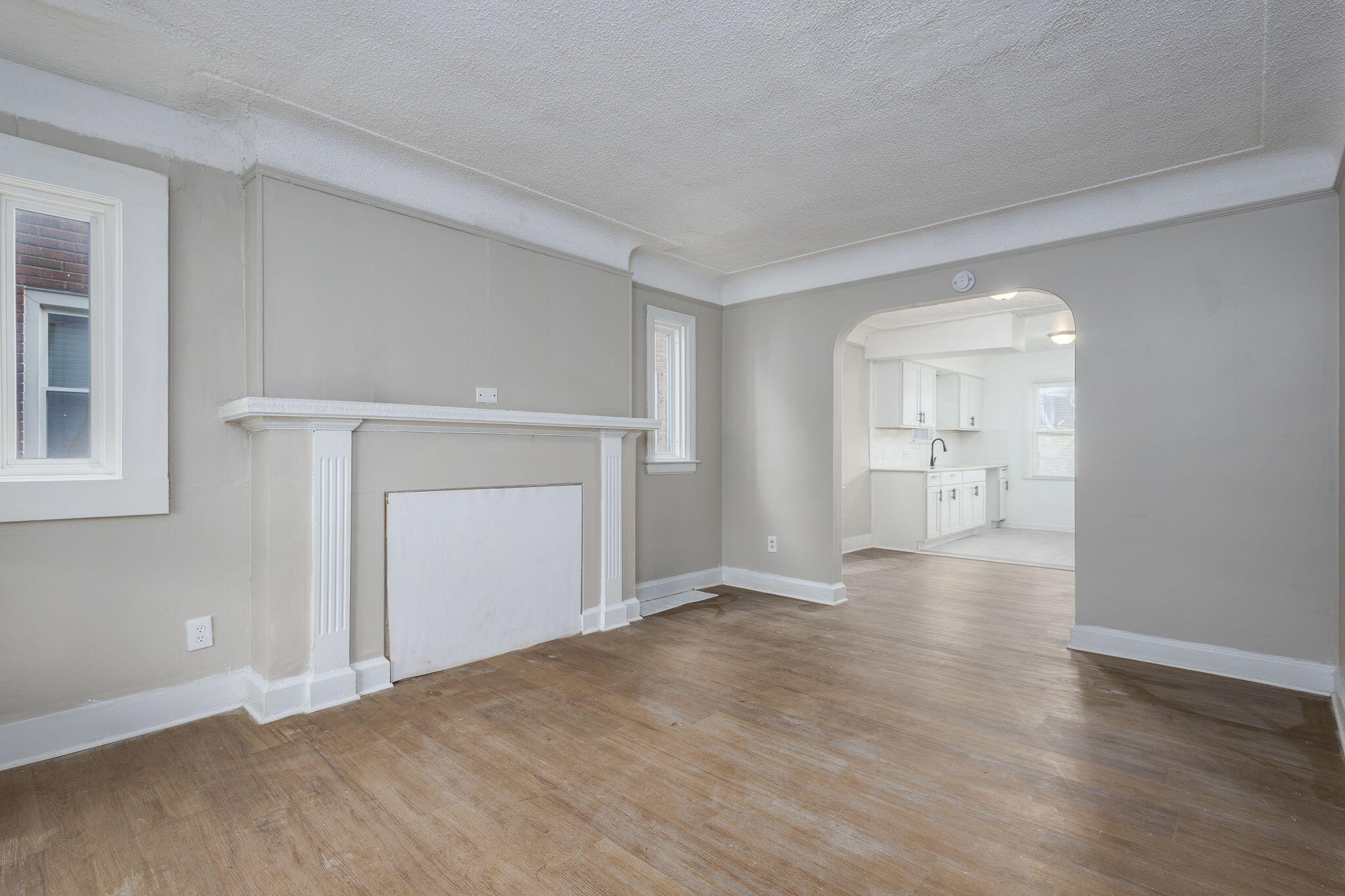 11222 Wayburn Street Detroit, MI 48224 - Photo 5 of 23 5-web-or-mls-Wayburn_11222 - Living Room